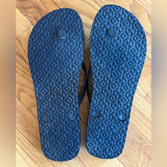 Tory Burch Emory Flip Flops - Like New ~ Tory Navy/Court Green~ Women's Size 10? - Picture 2 of 9